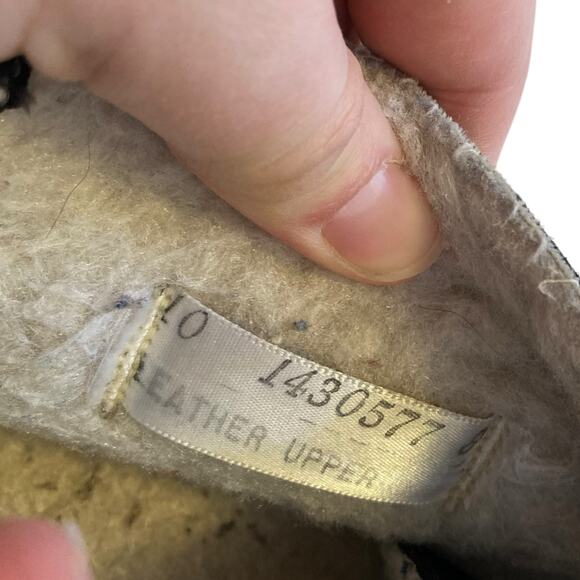 Vintage Outdorables Black Suede Fleece Lined Goth Boho Chukka Ankle Boot Size 8 - Picture 5 of 16